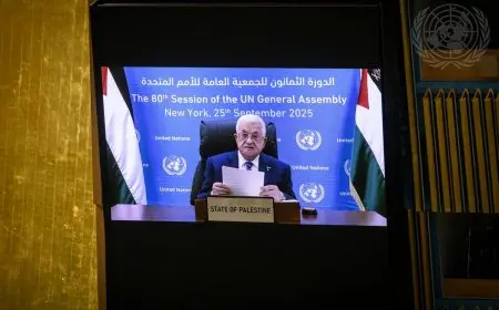 الرئيس الفلسطيني: لن نغادر وطننا وسيبقى شعبنا متجذرا في أرضه كالزيتون