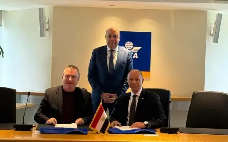 وزير الطيران يشهد توقيع مذكرة تفاهم مع الاتحاد الدولي للنقل الجوي لتعزيز منظومة السلامة الجوية