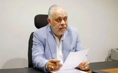أشرف زكي يترك موقعه في نقابة المهن التمثيلية