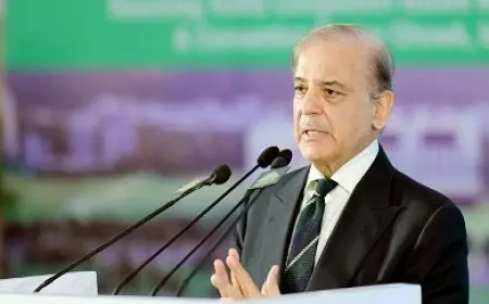 ترامب عقد محادثات مع رئيس وزراء باكستان في علامة على دفء العلاقات