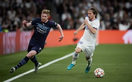 مودريتش يواجه دي بروين في اختبار ناري بين ميلان ونابولي