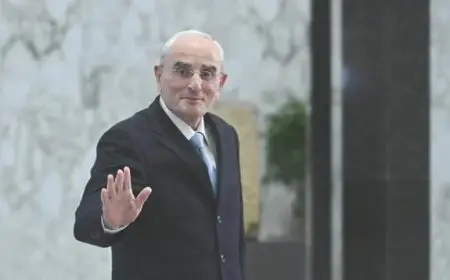 وزير الدفاع اللبناني: مهمة الجيش الأساسية هي درء الفتنة 