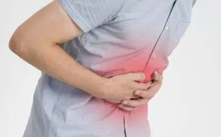 القولون العصبي.. رحلة معاناة مزمنة بين الألم الوظيفي وعلاجات تبحث عن الحل الجذري