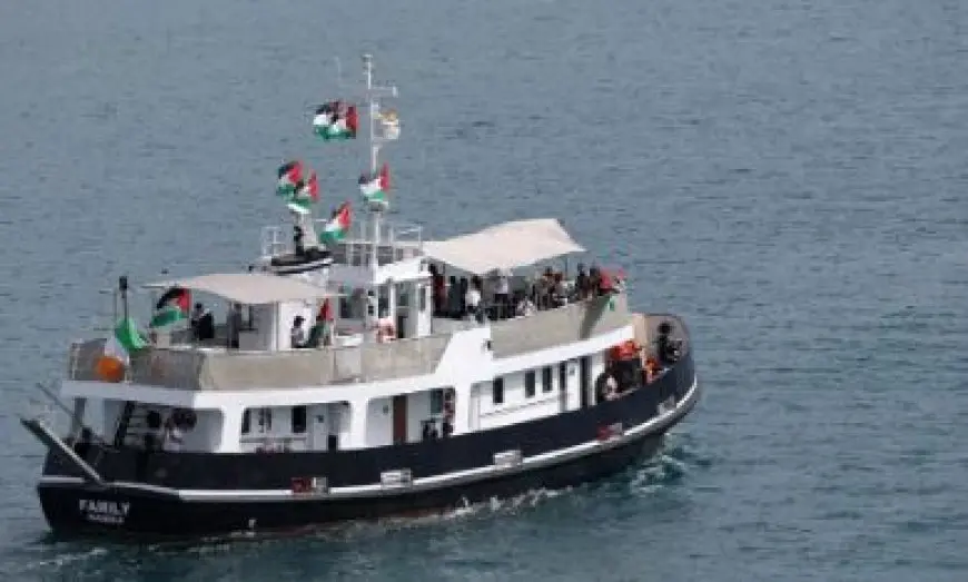 أسطول مساعدات متجه لغزة يعود إلى برشلونة بسبب الطقس العاصف