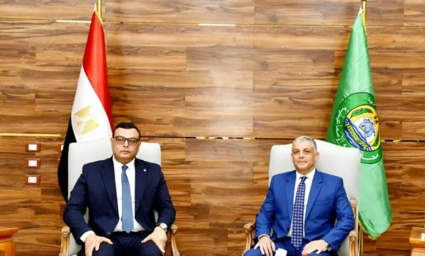 وزير الإسكان: تذليل أية تحديات تواجه مشروعات المياه والصرف بالإسماعيلية