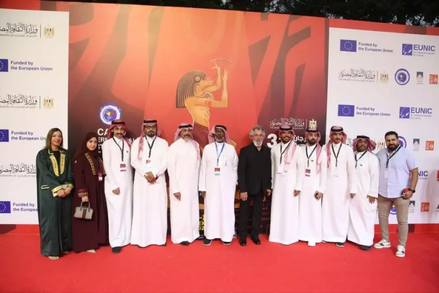 نجوم ومسرحيون يضيئون حفل افتتاح مهرجان القاهرة الدولي للمسرح التجريبي في دورته الـ32