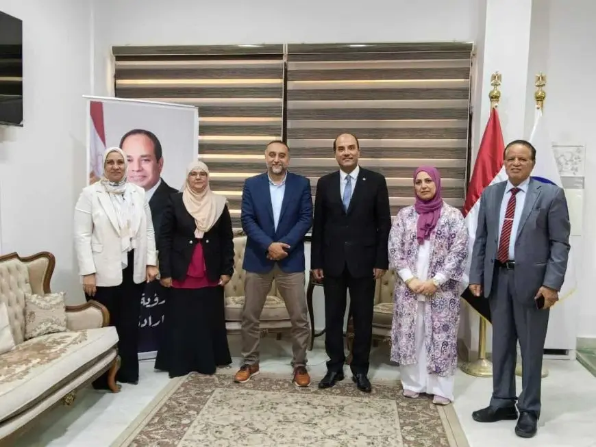 وكيل صحة سيناء يلتقي رئيس جامعة العريش لتعزيز التعاون المشترك بين الجانبين