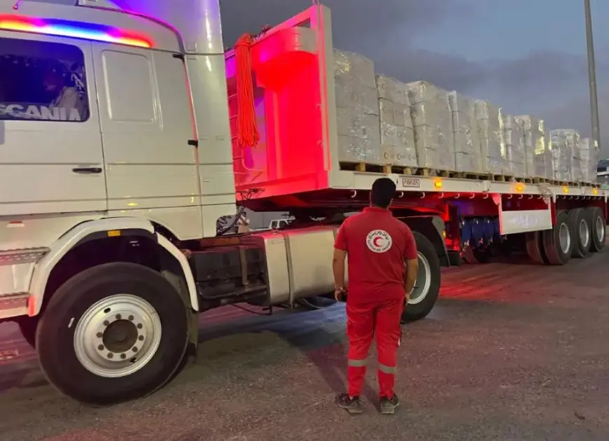 الهلال الأحمر يُطلق قافلة «زاد العزة» الـ 28 حاملة أكثر من 2800 طن مساعدات غذائية وإغاثية إلى أهالي غزة
