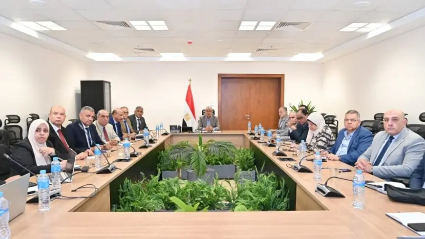 وزير الري: التعامل المرن مع القناطر الرئيسية وبرك التخزين الداخلية في الشبكة لتوفير التصرفات المائية بالمناطق المختلفة