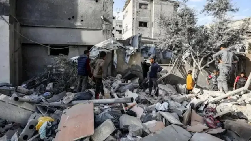 55 شهيدًا بقطاع غزة منذ فجر اليوم