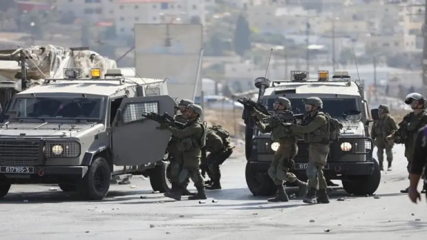 الاحتلال يعتقل 10 فلسطينيين ويقتحم 150 منزلا شرقي نابلس