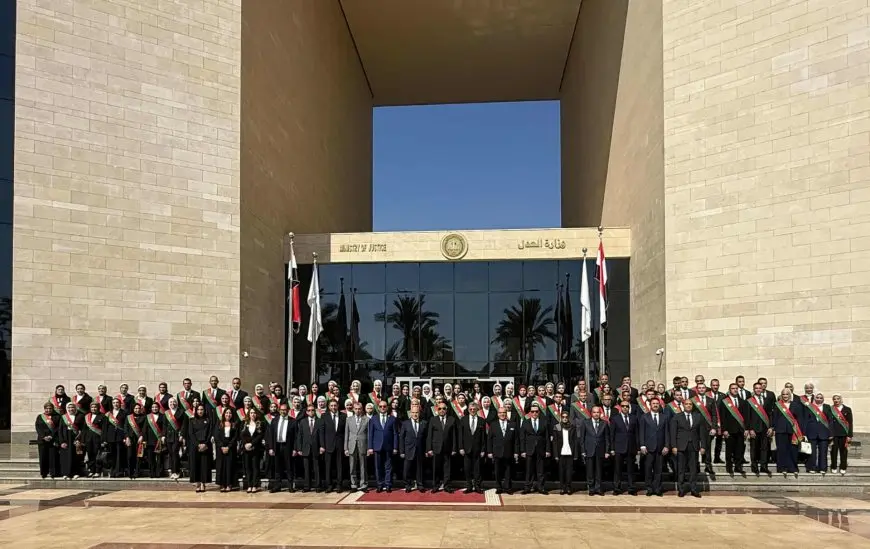 وزير العدل ورئيس النيابة الإدارية يشهدان أداء اليمين القانونية لمعاوني النيابة الجدد