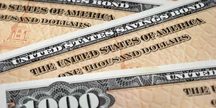 المشكلات السياسية والاقتصادية تدفع عوائد السندات الأوروبية والأمريكية طويلة الأجل لأعلى مستوى في عقود