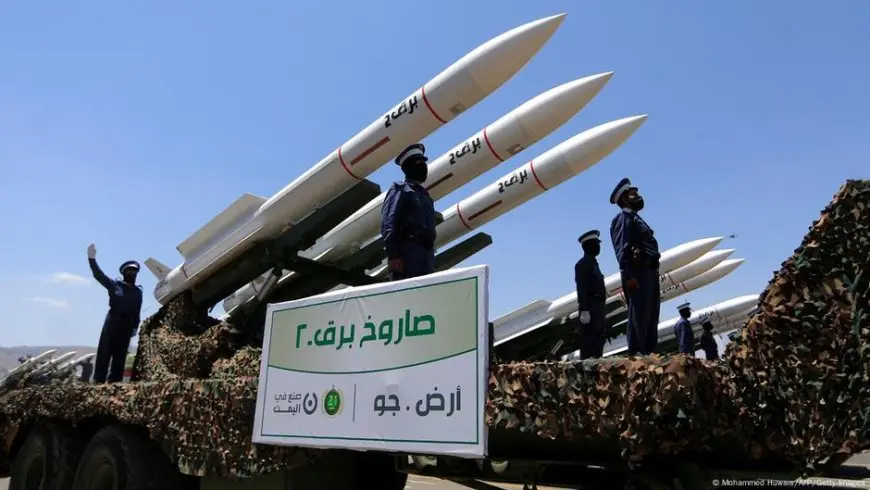 الحوثيون يعلنون تنفيذ هجمات جوية على إسرائيل بصاروخين باليستيين
