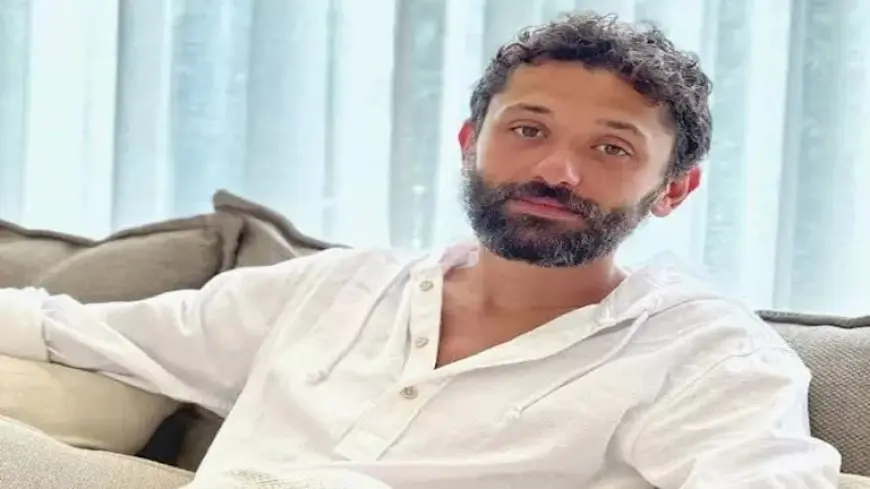 بالصور.. كريم محمود عبد العزيز يتعاقد على فيلم “احنا والقمر جيران”