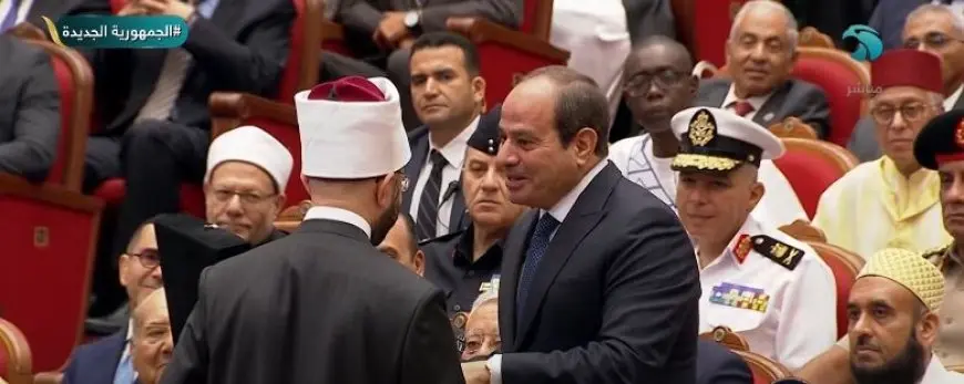 أحد المكرمين باحتفالية المولد النبوي: الرئيس السيسي طلب مني الدعاء ودعيت ربنا يعينه