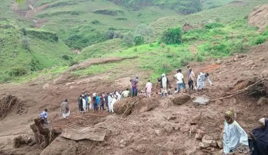 السلطات السودانية تدفن المئات من ضحايا انهيار أرضي في دارفور