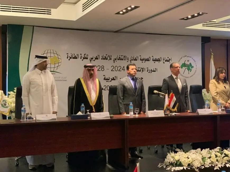 اجتماعات مكثفة لرئيس اتحاد الطائرة مع اللجنة المنظمة لبطولة إفريقيا للشباب