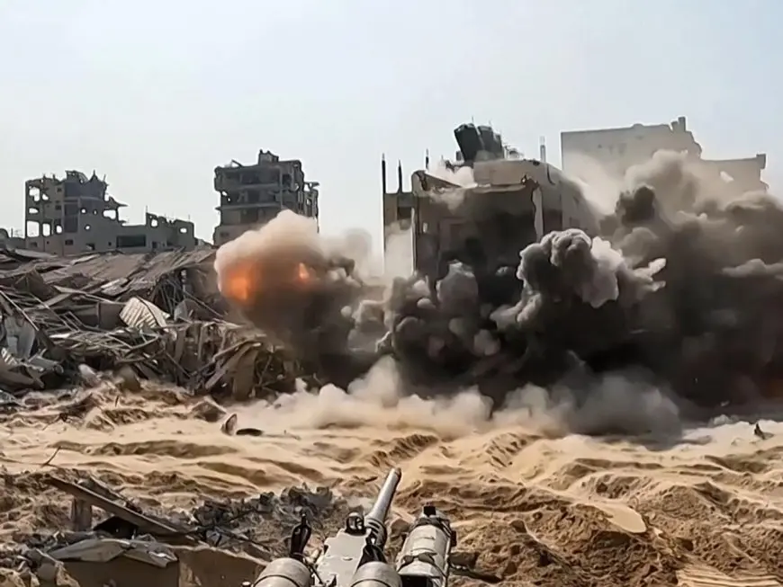 تقرير: غزة تنزف تحت آلة الحرب الإسرائيلية بعد 700 يوم من الإبادة