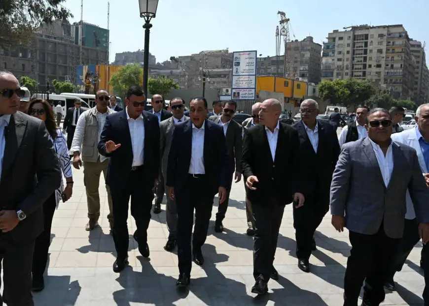 رئيس الوزراء يتفقد مشروع إحياء حديقة الأزبكية التراثية.. ويوجه ببعض المهام