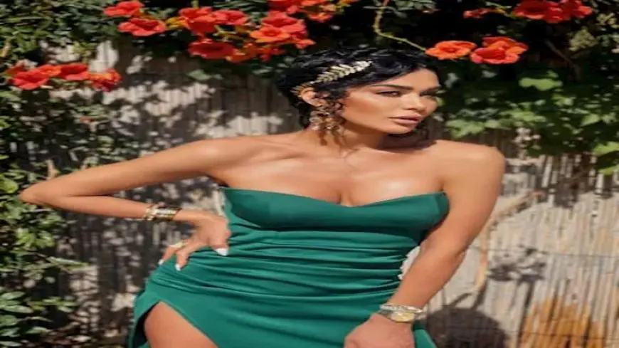 “فستان طويل”.. نادين الراسي تُبهر المتابعين بإطلالة جريئة