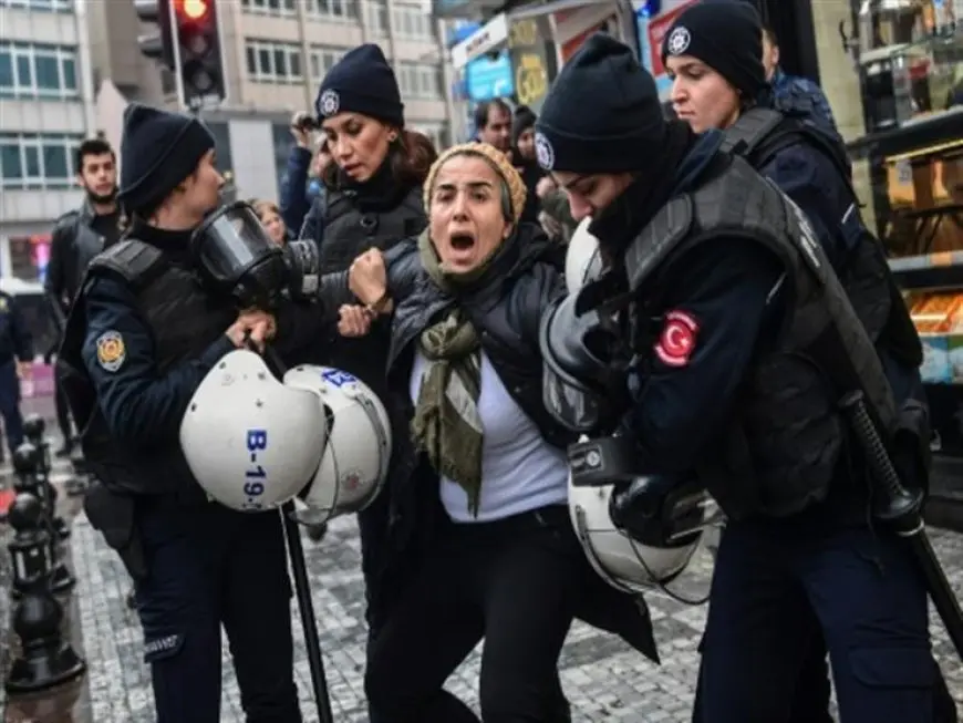 إسطنبول تصدر حظرًا شاملًا على التظاهرات.. ووزير الداخلية: لن نسمح بتحويل الشوارع لساحة استفزاز