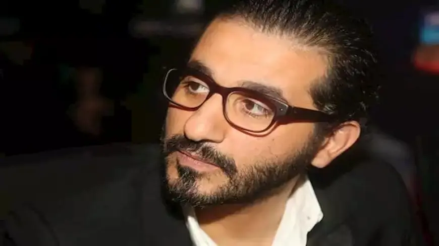 بالصور| أحمد حلمي يلتقي رامي عياش بمطار القاهرة