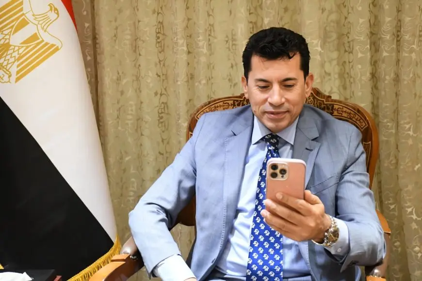 وزير الرياضة يطمئن على بعثة المنتخب قبل مواجهة بوركينا فاسو