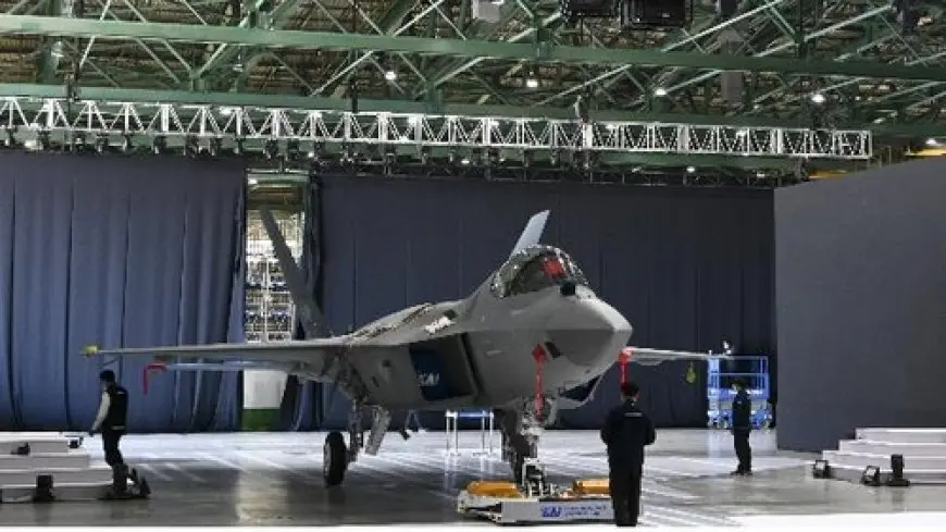 طائرة تغادر كوريا الجنوبية لإعادة عمال محتجزين إلى أمريكا ضمن حملة للهجرة