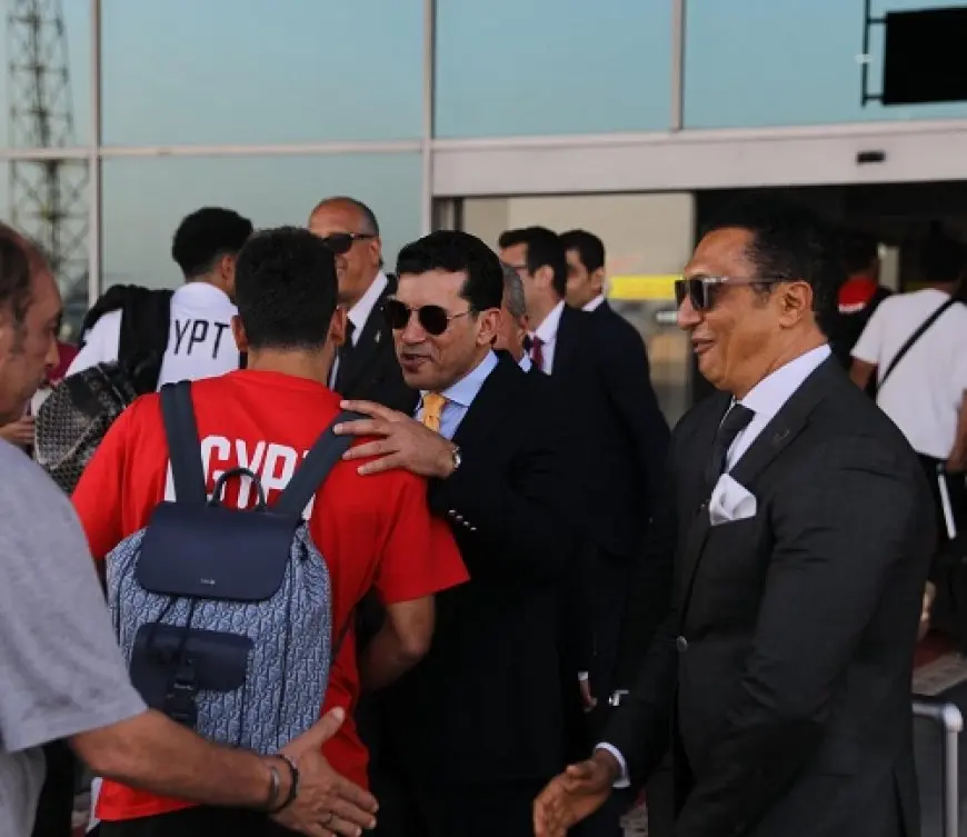 وزير الرياضة يستقبل بعثة منتخب مصر بعد وصولها من بوركينا فاسو (صور)