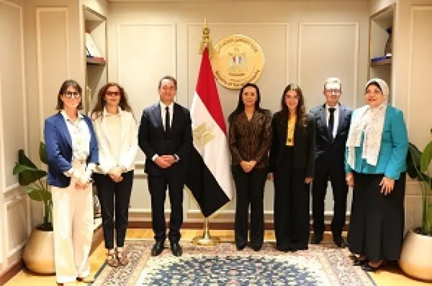 وزيرة التضامن الاجتماعي تبحث مع السفير الفرنسي تعزيز التعاون في الحماية الاجتماعية والتمكين الاقتصادي