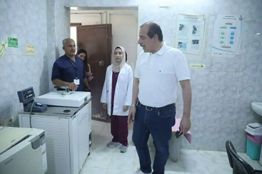 نائب وزير الصحة يتفقد وحدتي صحة 55 ووحدة صحة الأسرة المنيرة بالخارجة لمتابعة جودة الخدمات