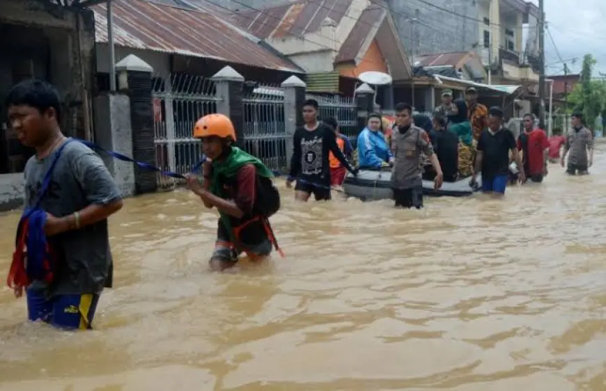 وفاة 18 شخصا جراء الأمطار الغزيرة في بالي وفلوريس بإندونيسيا