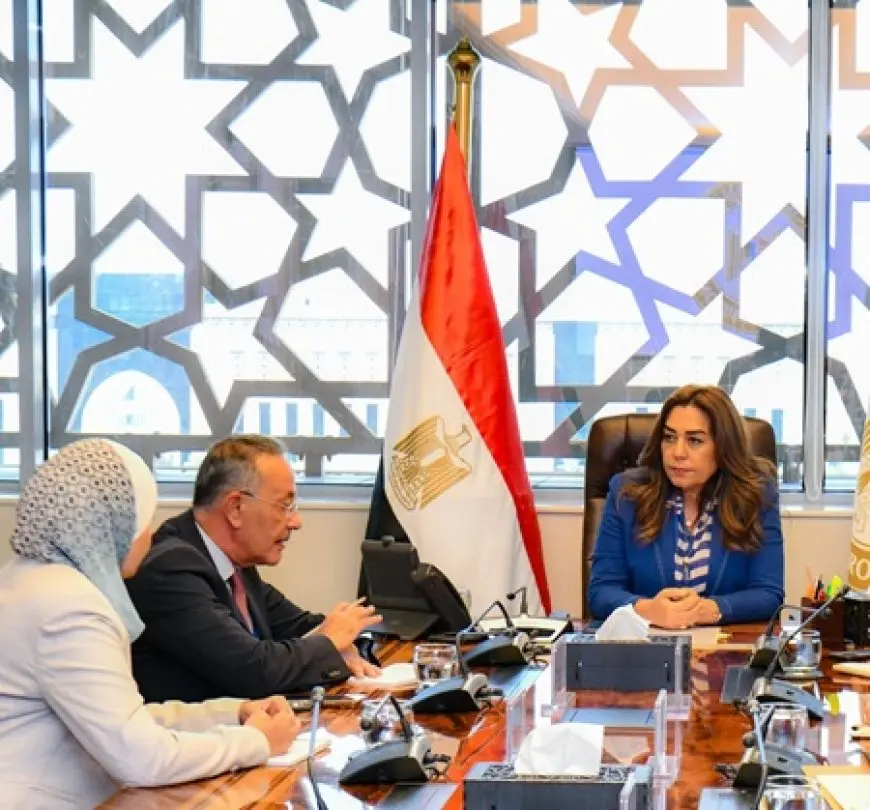 وزيرة البيئة تبحث مع الرئيس التنفيذي لهيئة المتحف المصري الكبير الجوانب البيئية للمشروع
