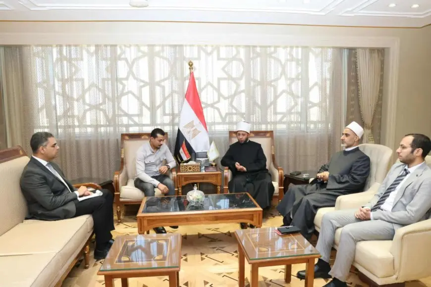 وزير الأوقاف يستقبل نجل الشهيد خالد عبد العال: تضحياته ستظل وسام فخر