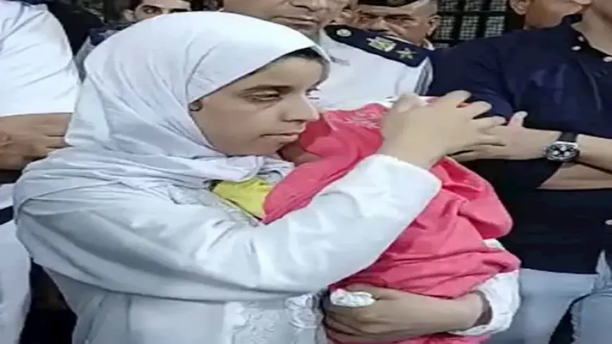 رضيع ودموع وانهيار في القاعة.. 20 صورة ترصد محاكمة المتهمة بقتل أطفال دلجا