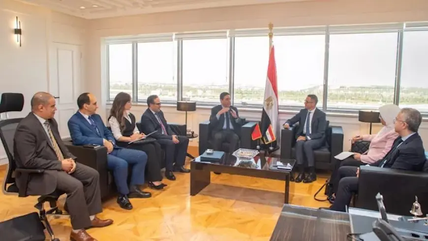 “الخطيب” يستقبل المكلّف بالتجارة الخارجية المغربي لبحث التعاون المشترك