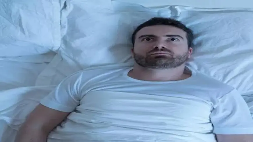 تشعر بأن أحدهم “يخنقك” وأنت نائم؟.. إليك السر