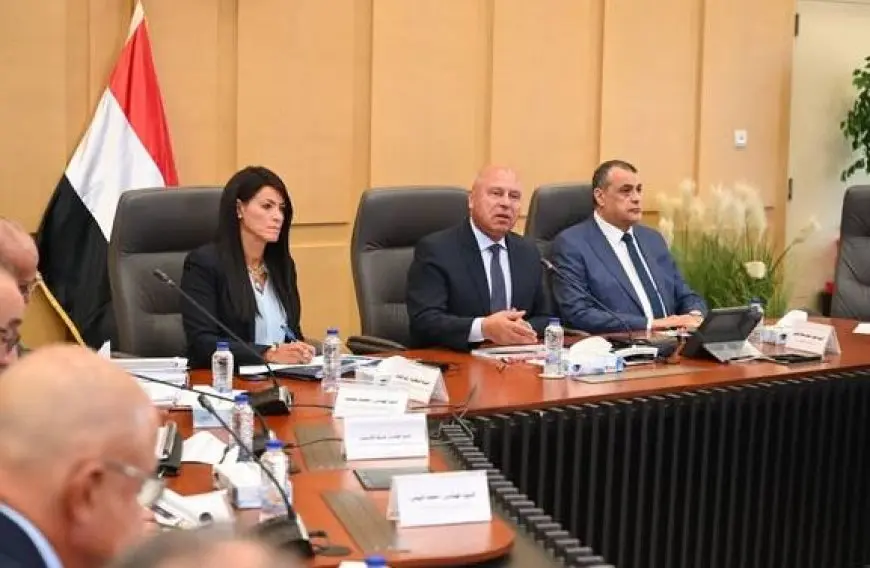 كامل الوزير يترأس الاجتماع الثلاثين للمجموعة الوزارية للتنمية الصناعية