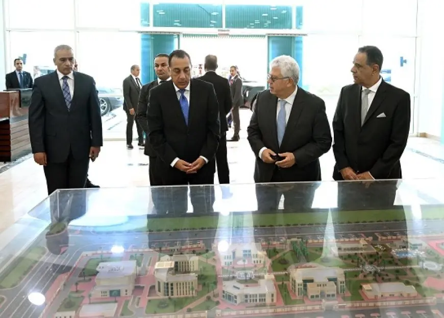 رئيس الوزراء يشارك في فعاليات إطلاق وتدشين الأكاديمية الدولية للعمارة والعمران