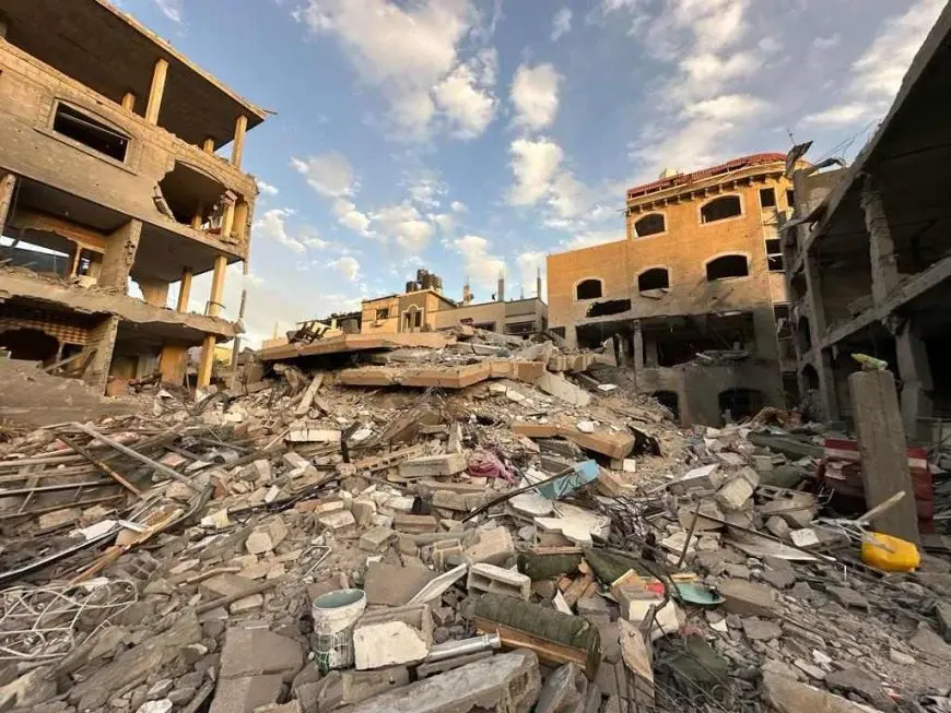 جيش الاحتلال يقيم بوابات حديدية على مدخل بلدة العيزرية لفصل جنوبي الضفة عن وسطها وشمالها
