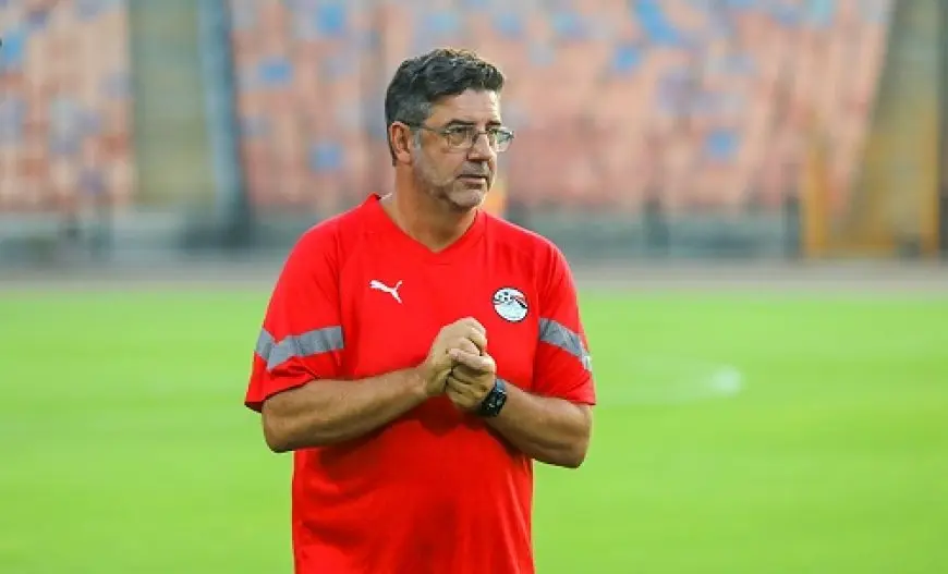 بين تجارب المنتخبات وإرث الأندية الكبرى.. هل يكون فيتوريا الرجل المناسب للأهلي؟