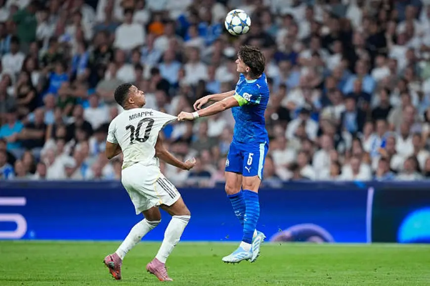 مبابي يقود ريال مدريد للفوز على مارسيليا بعشرة لاعبين في دوري الأبطال