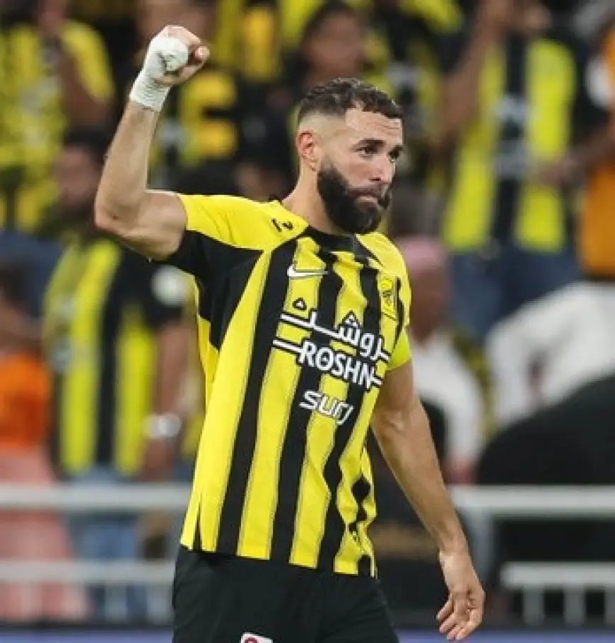 بنزيما يطير إلى فرنسا في رحلة علاجية