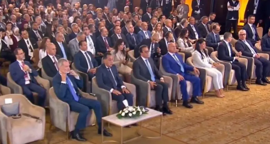 رئيس الوزراء: اتخذنا إجراءات رادعة لمكافحة الفساد وإزالة المعوقات البيروقراطية