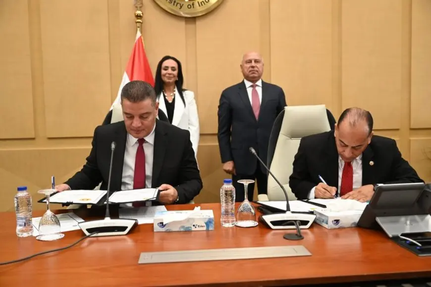 توقيع بروتوكول تعاون لرعاية المسنين المحالين للتقاعد من وزارة الصناعة