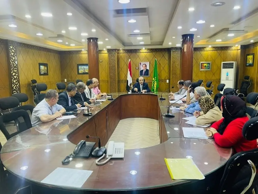 مدير تعليم القليوبية يناقش الاستعدادات لانطلاق العام الدراسي الجديد