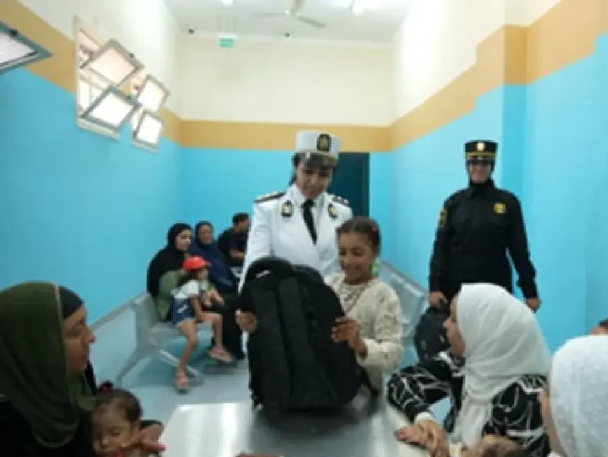 الداخلية توزع حقائب ومستلزمات مدرسية على أبناء نزلاء مراكز الإصلاح