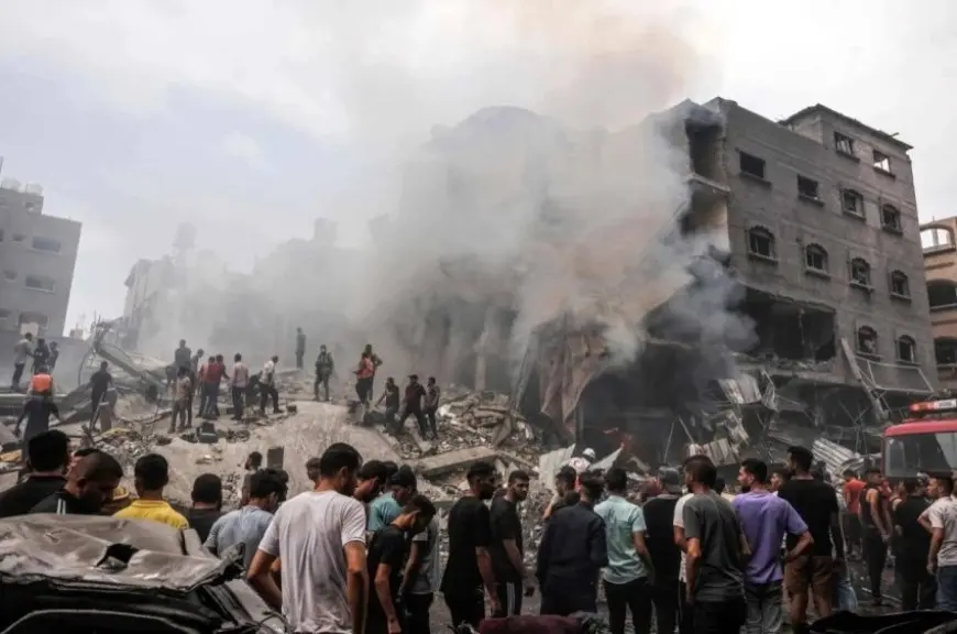 غزة.. إسرائيل تقتل 4 فلسطينيين وتفجر مباني سكنية في أحياء المدينة