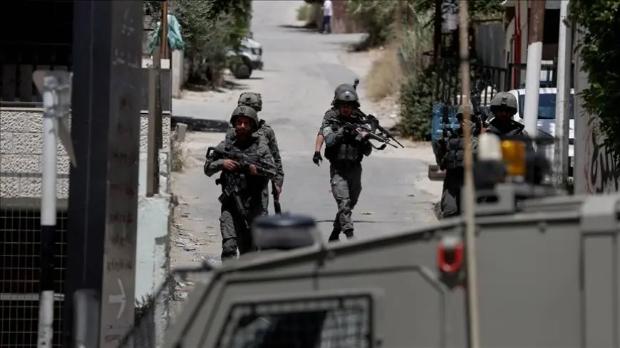 الضفة.. إسرائيل تعتقل 3 فلسطينيين بزعم محاولتهم تصنيع صواريخ